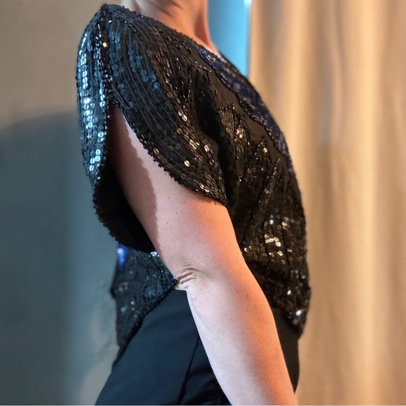 KAASVI | Women’s Sequin Butterfly Shaw | One Size - Picture 5 of 8